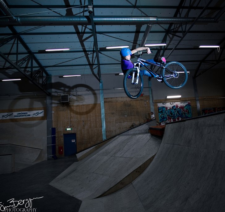 unlookback. Photo: Simon Berggren. Rider: Anton Thelander.