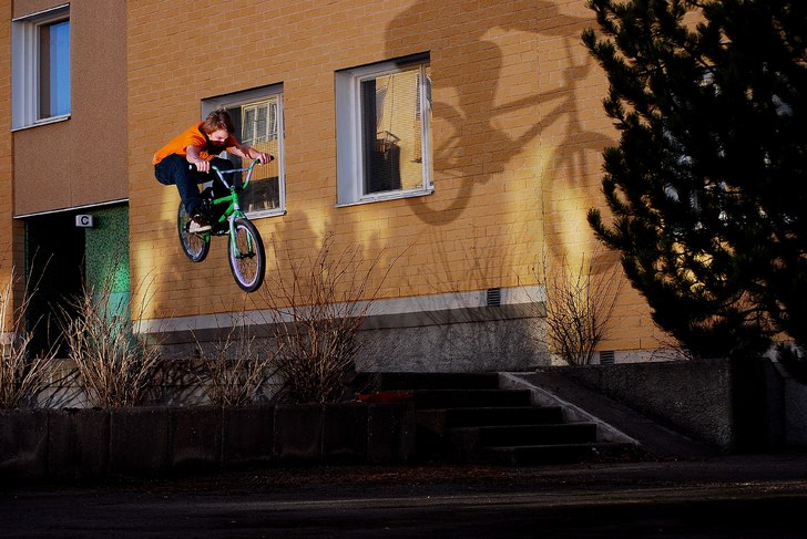 En solig dag den 25 februari när vi inte var i Ku. Photo: Simon Lindberg. Rider: Pontus Jonsson.