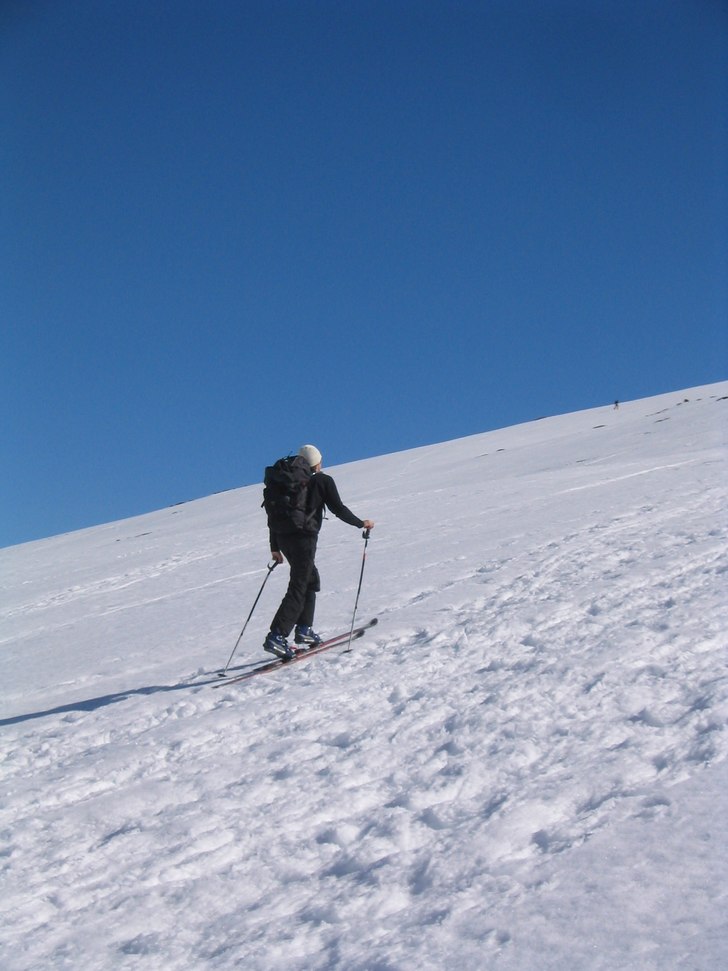 Lite hiking sista dagen, varmt som i en bastu.. Photo: Jonas Bergström. Rider: Sven Andersson.