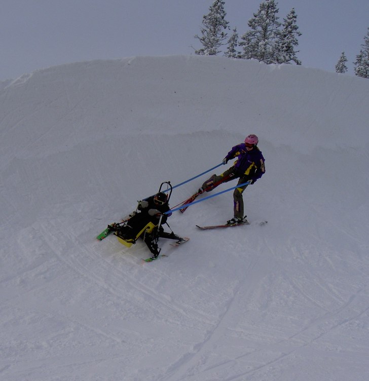 Klart man ska  åka pipe när man är jibber... Ro. Photo: Sara Thoursie. Rider: Emma o Robert.
