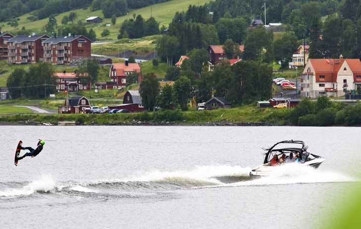 Tagen under Wakeboard-SM i Åre.. Photo: Jennie Olofsson. Rider: Mattias Hoppe.