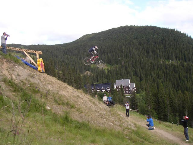 Åre Mountain Mayhem. Red bull droppet!. Photo: Anton Mattson. Rider: Jag.