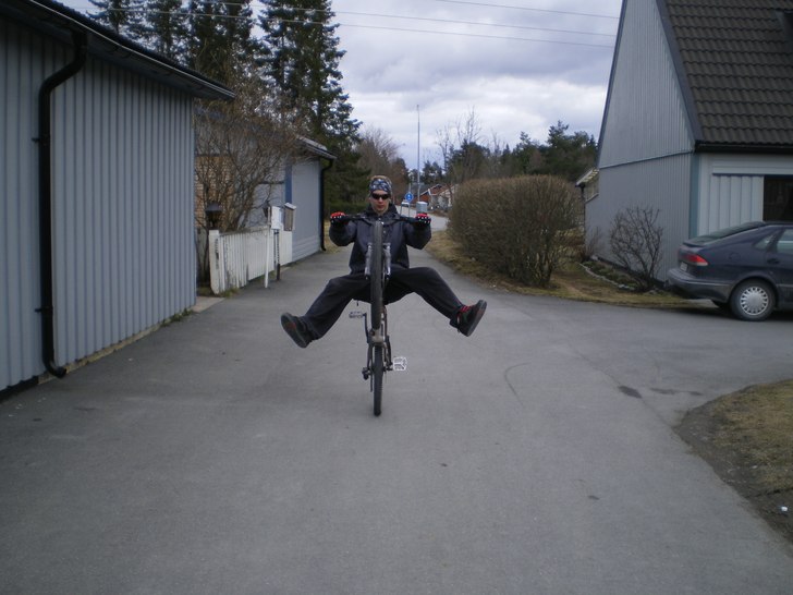 Jag är ute och leker lite lätt. Photo: Christoffer Roos. Rider: Elias Lidström.