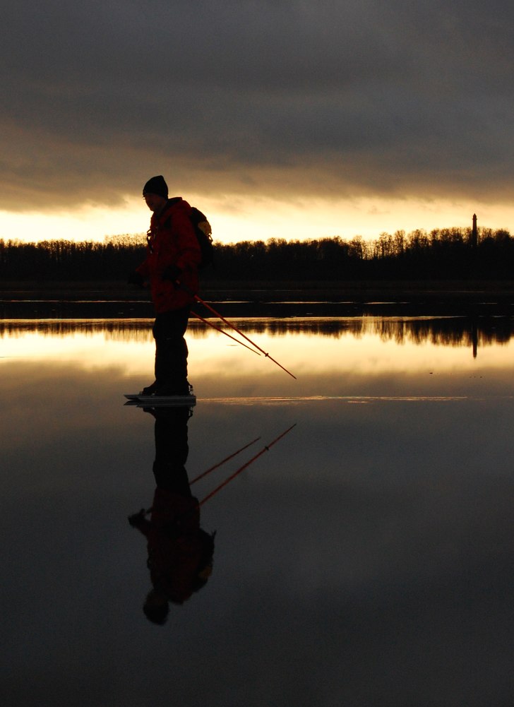 Långfärdsåkning på Hjälmaren. Photo: Viktor Bjurlid. Rider: Lars Bjurlid.