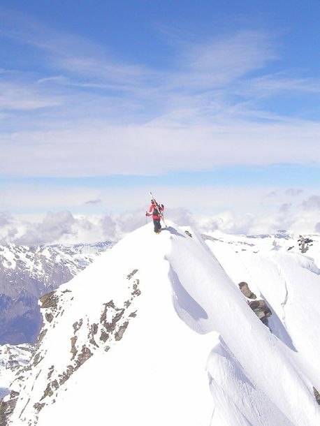 På väg till North Face.. Photo: Erik Borg. Rider: Gustaf Höök.