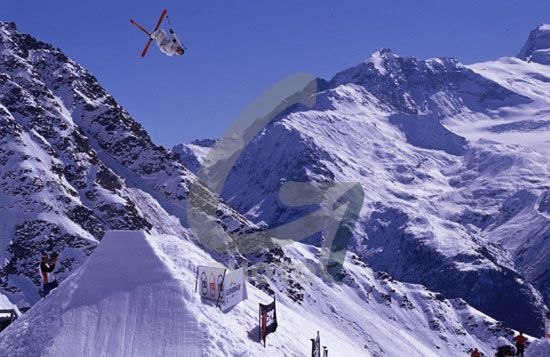 Oakley team came to town and showed us a few new t. Photo: Yves Garneau. Rider: Tanner Hall.