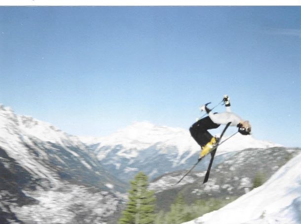 Andra volten i mitt liv (med skidor på fötterna). Photo: Jonas Mämpel. Rider: Andreas Hertzman.