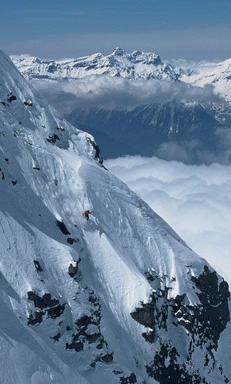 Verbier Skyline. Photo: Yves Garneau. Rider: Jeff Clarke.
