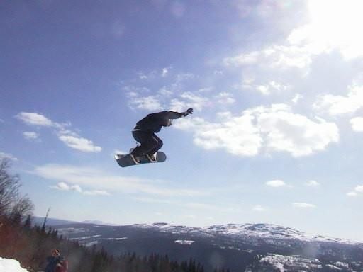 Skitbra väder! Hoppen var underbara!. Photo: Goran Norling. Rider: Partik Durfors.