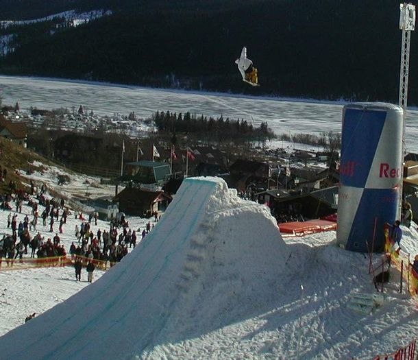 Photo: Emil Håkansson. Rider: Simon Dumont.