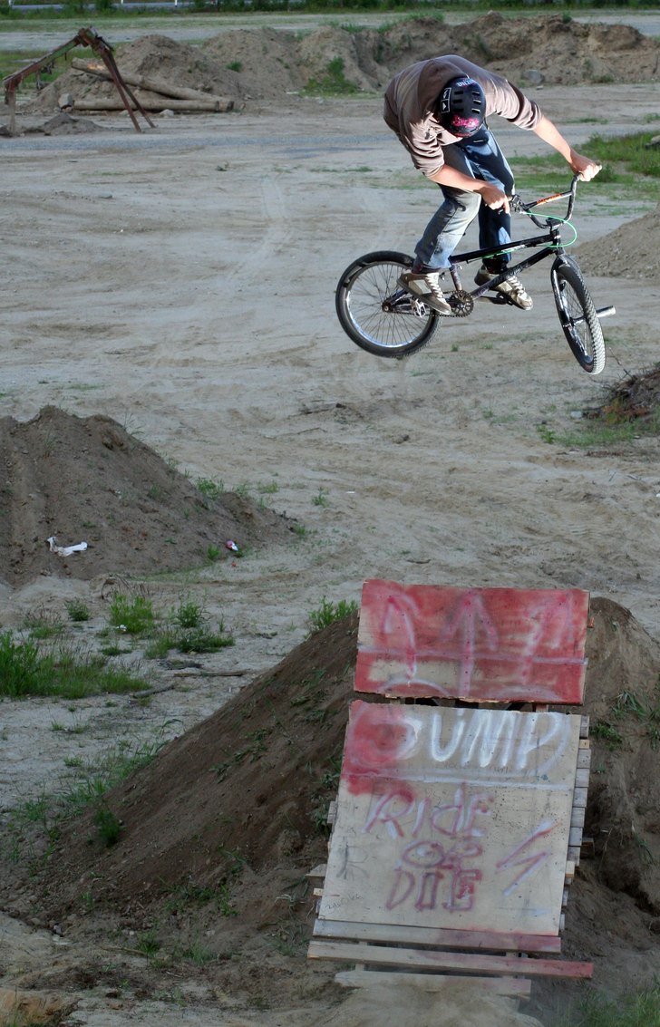 En av hans första 360´s. Photo: Anton Östlund. Rider: Emil Gybo.