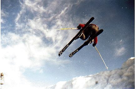 Ville få undersidan mot kameran, så vrider upp s. Photo: Thomas Nisbel. Rider: Peter Nilimaa.