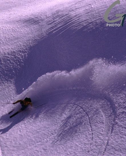 Canadian freeskier Jonas Delogne having a go at it. Photo: Yves Garneau. Rider: Jonas Delogne.