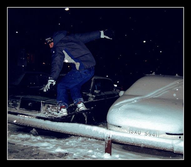 I väntan på hemsedal resan i februari, drog vi u. Photo: Trickboard. Rider: Niklas Dalhqvist.