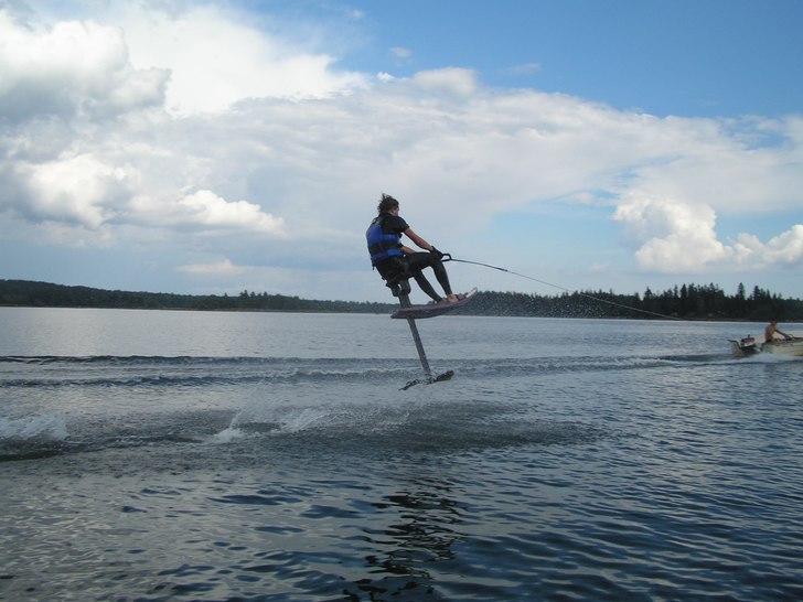 Litet hopp med air chairen:). Photo: Martin Falk. Rider: Eric Clark.