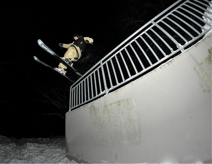Unnaty bluntslide (re edited). Photo: Oliver Helmisaari (jag). Rider: Victor Bengtsson (Victrilla).