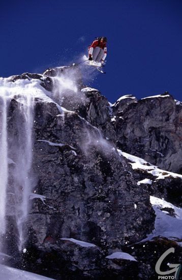 Steep and deep. Photo: Yves Garneau. Rider: Jonas Delogne.