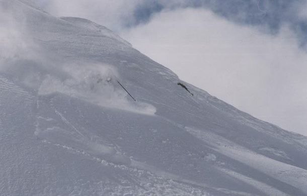 Fett med puder.. . Photo: Niclas Bardh. Rider: Daniel Alfredsson.