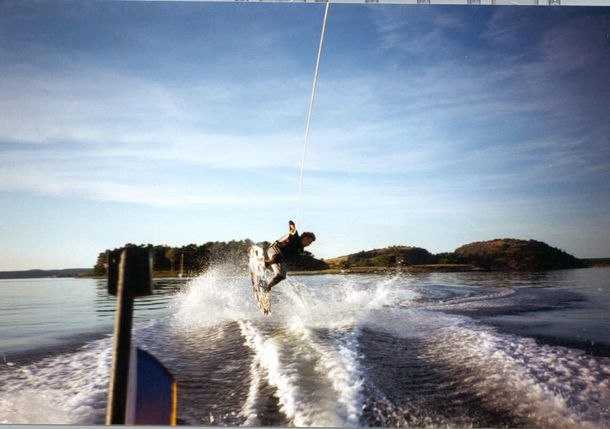 Wakeboard på på Västkusten om sommaren är det . Photo: Göran Persson. Rider: Stefan Persson.