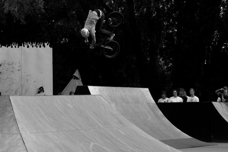 En av finnarna drog på en stört dippad 3a. Photo: Simon Berggren. Rider: Någon finne.