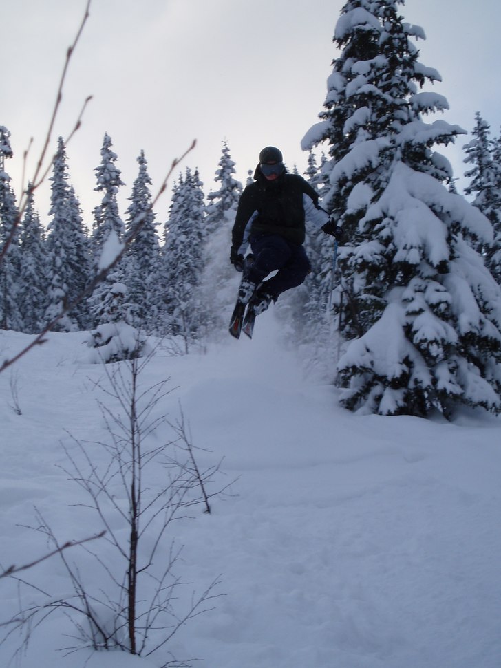 Hittade ett gött hopp som vi hade mkt kul med.. Photo: Lili-ann Carlsson. Rider: Johan Carlsson.