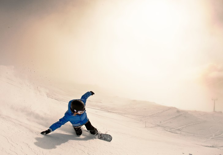 Direkt efter 3 dagar snödumt öppnar skutan. Och . Photo: Niclas Magnusson. Rider: Tove Holmgren.