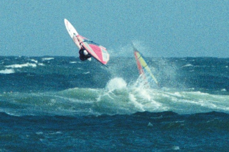 1995, grymt fina vågor i Klitmöller Danmark.. Photo: Ingerstam. Rider: Peter Ingerstam.