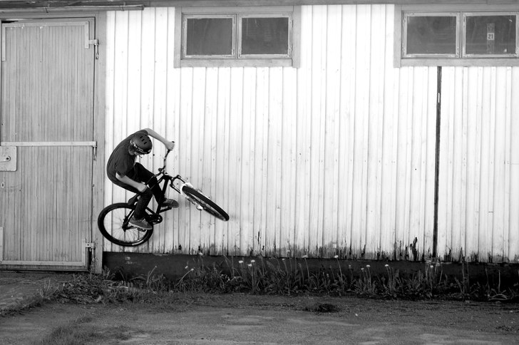 wallride. Photo: Markus Larsson. Rider: Simon Persson (jag).