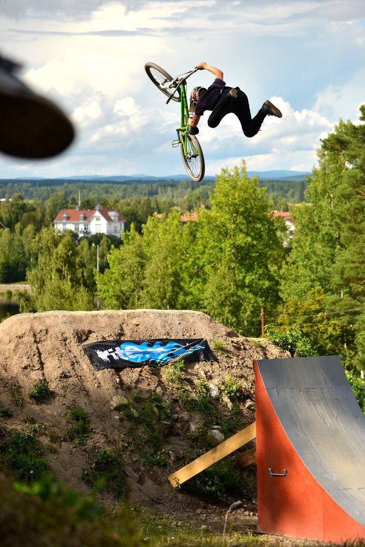 Photo: Emrik Jansson. Rider: Simon Johansson.