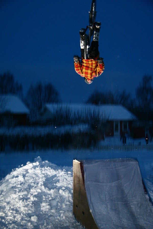 Backflip. Photo: David Öst. Rider: Axel Parke.