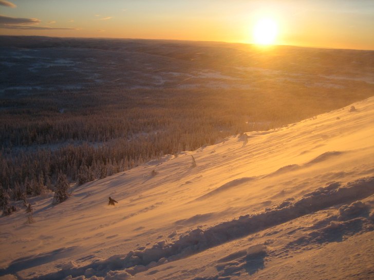 Det sista offpiståket på skiddagen, ett fantasti. Photo: Johan Törnkvist. Rider: Jonathan Ramström.