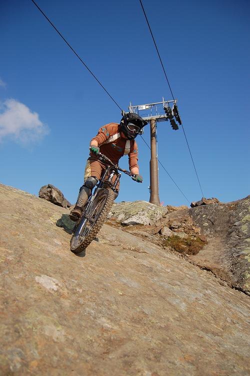 September i Åre. Photo: Henrik Kjellman. Rider: Tim Eriksson.