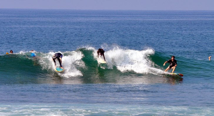 Litet point break utanför sri lankas Östkust. Photo: Petteri Koste.