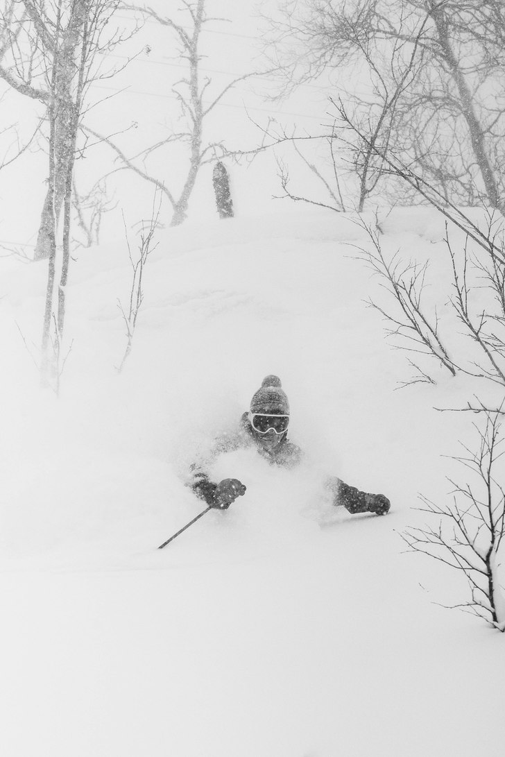 Lars-Åke Krantz går djupt i Calgaryskogen. Photo: Axel Mossling.