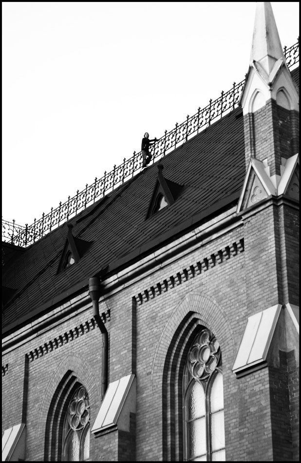 Jag uppe på kyrkan..;). Photo: Mikael Öhlund. Rider: Simon Pontér.