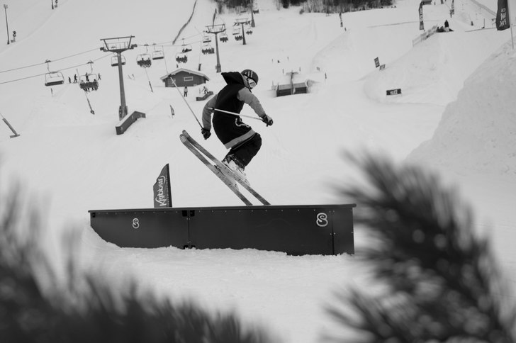 http://damnthatsgreen.blogspot.com/. Photo: Anton Green. Rider: Anton Jansson.