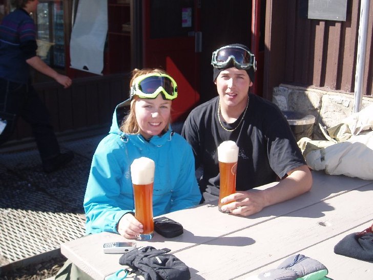 Jag och Cranky i vårsolen.. Photo: natt crnolavic.