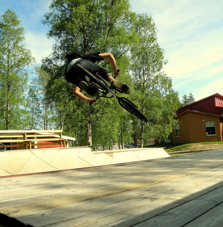 Photo: Andreas Vikström. Rider: Emil Sandström.