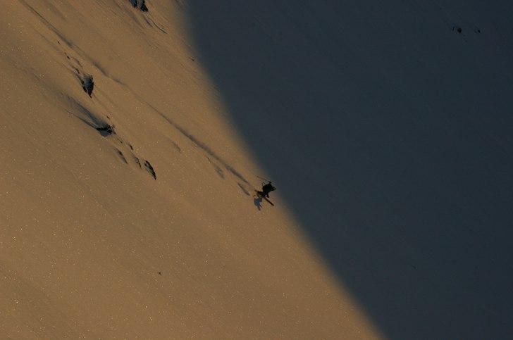 En fantastisk dag i sarek avskutas här med ett å. Photo: Christer T Harnesk. Rider: Odd-Erik Rönning.