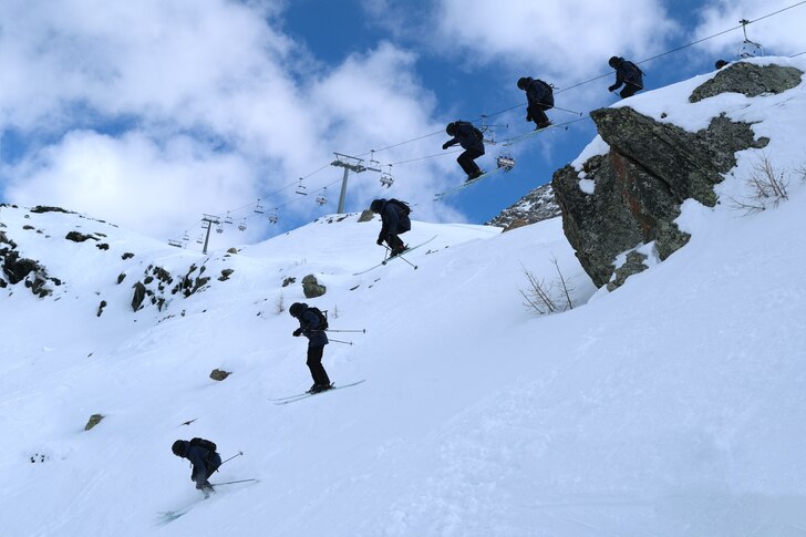 En klassisk sekvensbild från Monte Rosa. Photo: Joel Westlund. Rider: Andreas Ojamäe.