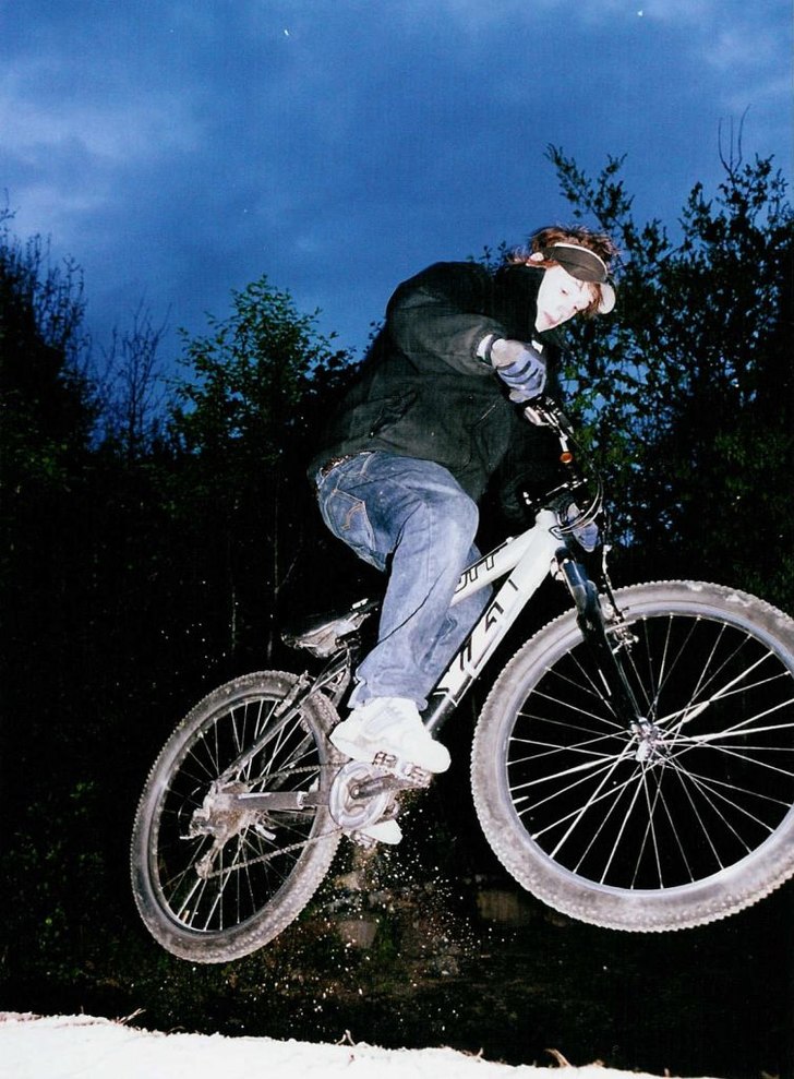 mer dirt!. Photo: Viktor Bryske. Rider: Love Göransson.