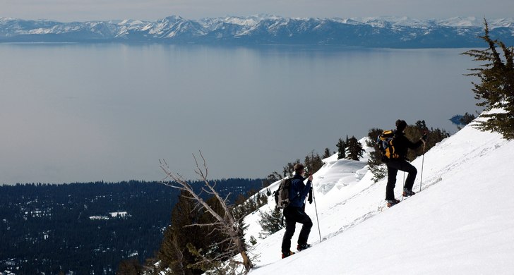 En lagom backcountrytur upp på Mt. Rose med fanta. Photo: Stefan Broman. Rider: TB och JB.