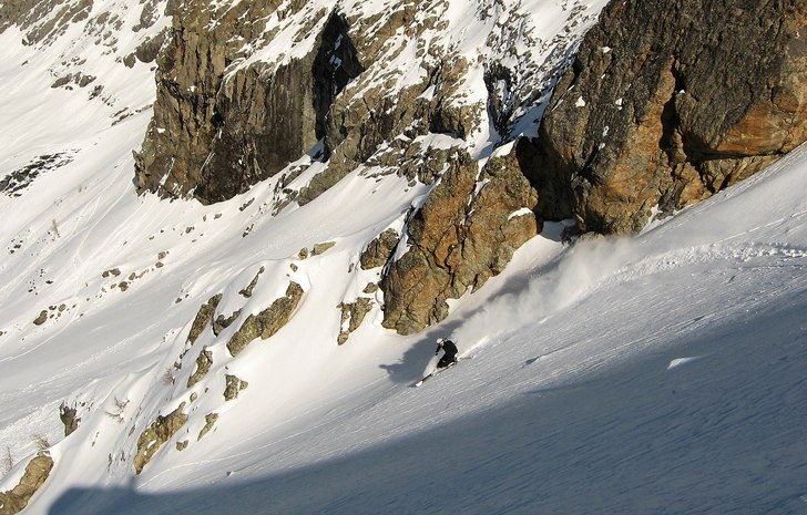 skön aprilpudersväng i eftermiddagssolen. Photo: rich. Rider: jakob wallin.