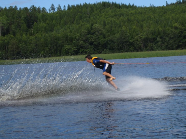 baklänges på en skida. Photo: Viktor frisk. Rider: Jesper Westlin.