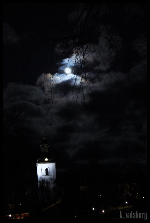 Härlig fullmåne i natt.. Photo: karin valsberg.