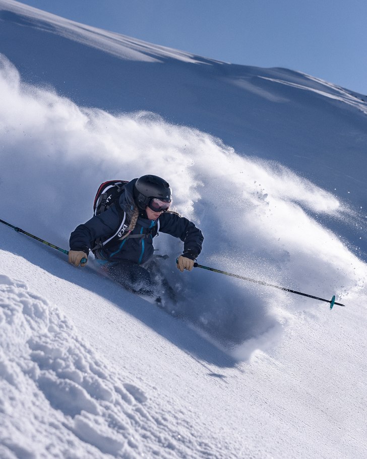 Linn Cecilie Mæhlum inte långt från Gletscherli. Photo: Axel Adolfsson. Rider: Linn Cecilie Mæhlum.