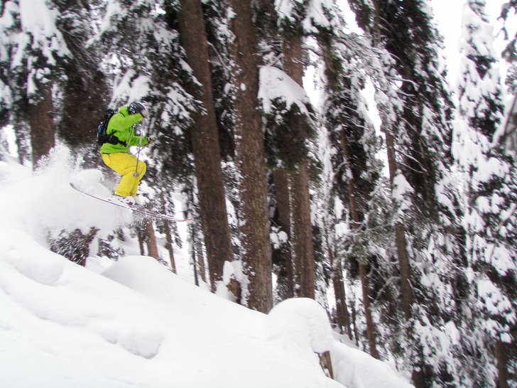 Gulmarg 2010 @Johan_Hedlund. Photo: Björn Vestling. Rider: Johan Hedlund.