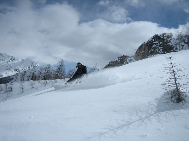 Micke goes powpow. Photo: Bo Liljefors. Rider: Mikael Kastengren.