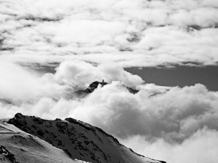 Cime Caron sett från Roc des 3 Marches i Les Menu. Photo: Hedda Berander. Rider: Telepherique Cime Caron.