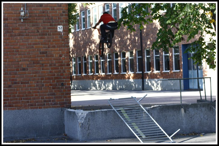 en dag i stan med pontus och hendrik. Photo: pontus jonsson. Rider: christoffer van kuijl.